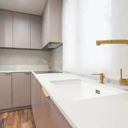 Elegante Con 3 Letti A Apartmán
